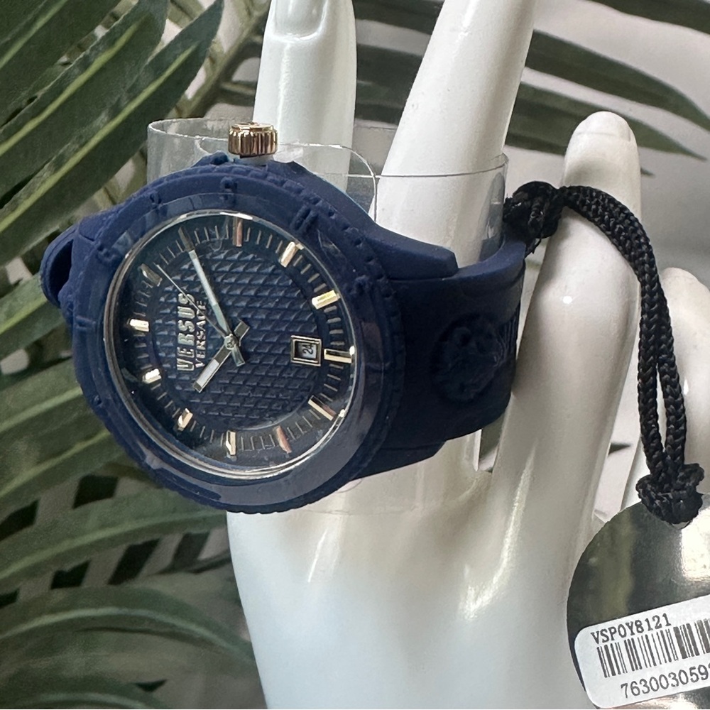 NWT Versace Versus Tokyo R Silicone Midnight Blue Silicone Watch with Case - Picture 3 of 7